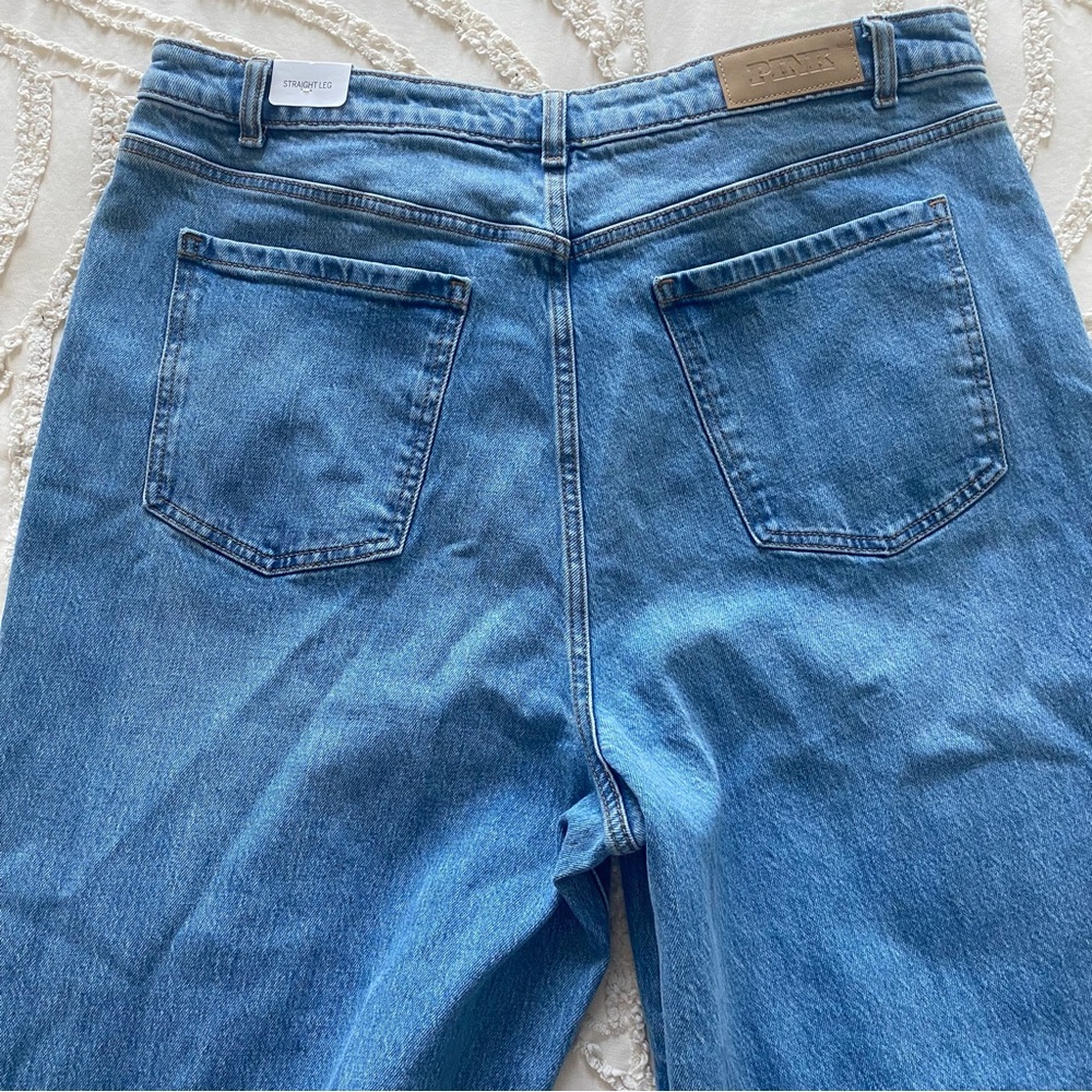 Classic High-Waist Women's Blue Jeans - Picture 8 of 9